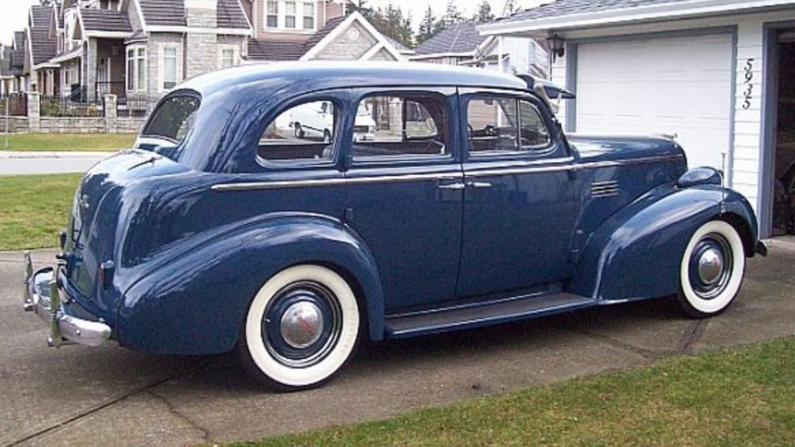 1939 Pontiac Sedan